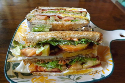 ベーコン・エッグ・サンドイッチ